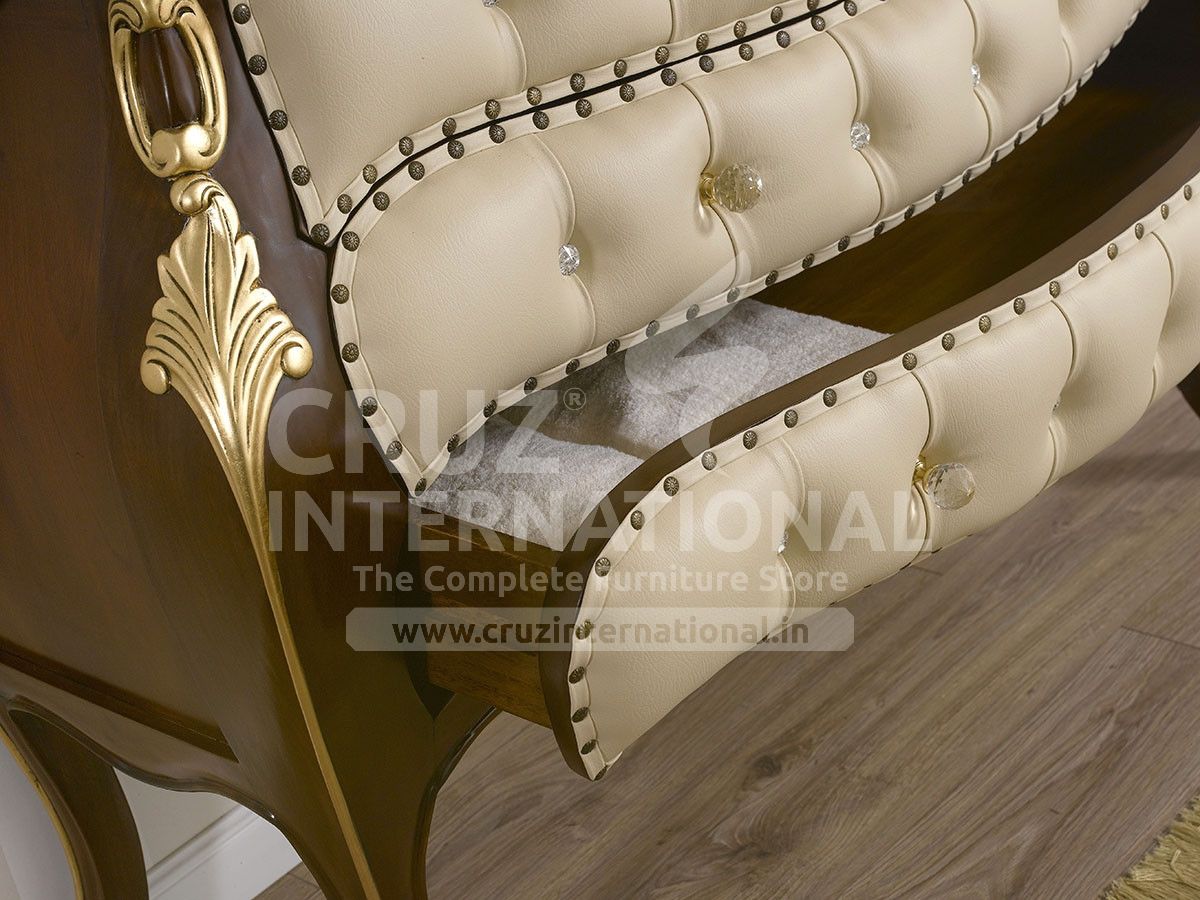 Classic Lawrence Side Table | Standard CRUZ INTERNATIONAL