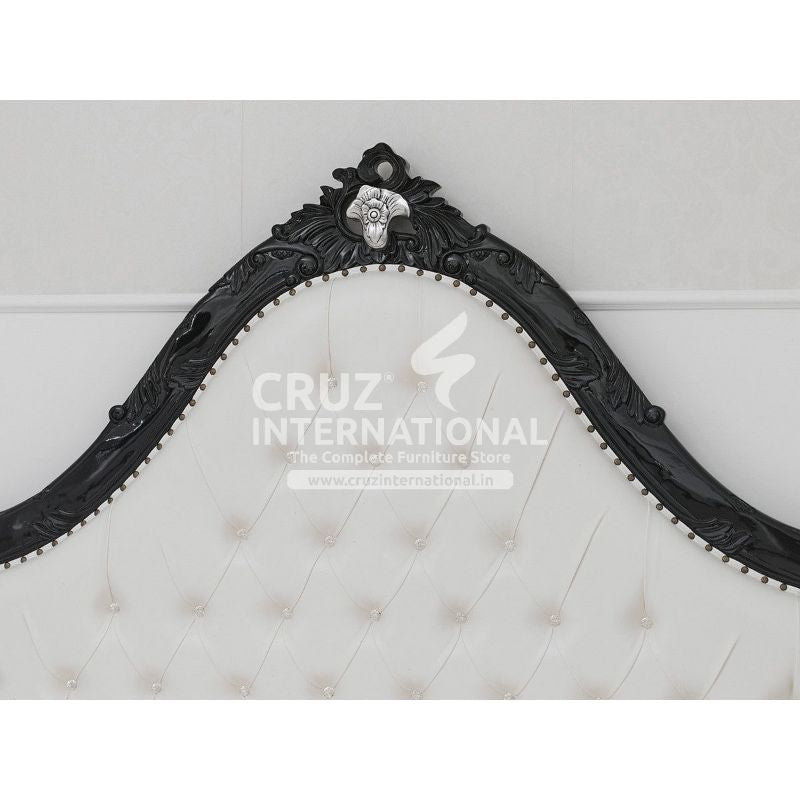 Maharaja Santiago Carving Bed CRUZ INTERNATIONAL
