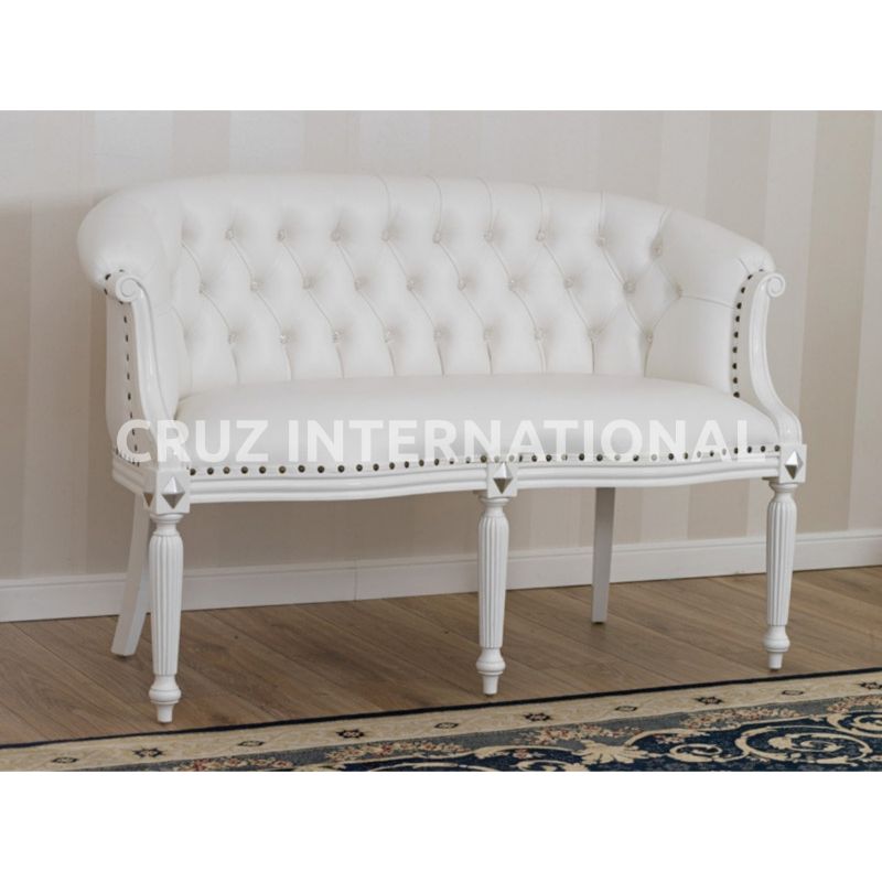 Classic James Carving Settee | Standard CRUZ INTERNATIONAL