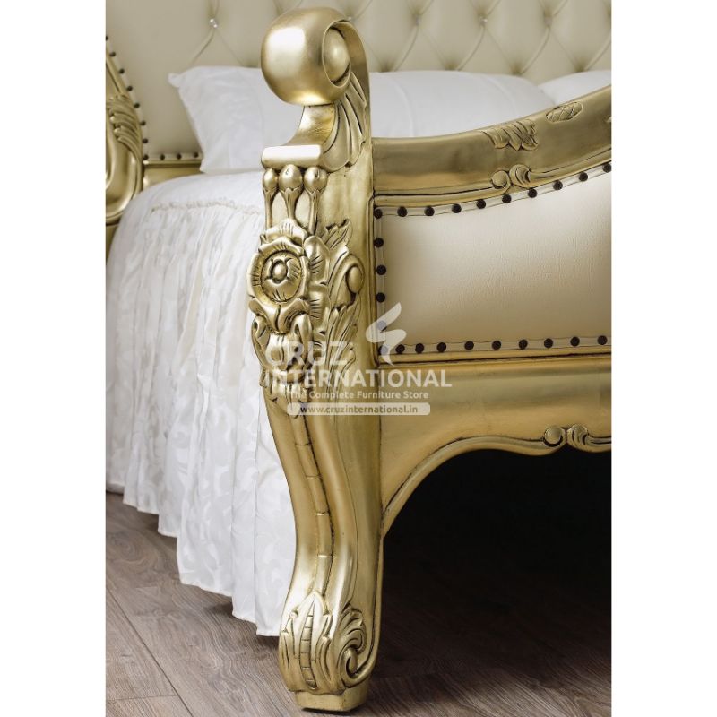 Maharaja Carving Salvatore Bed CRUZ INTERNATIONAL