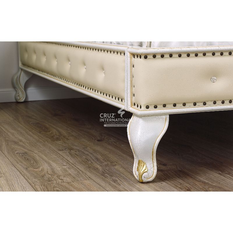 Maharaja Lorenzo Carving Bed CRUZ INTERNATIONAL