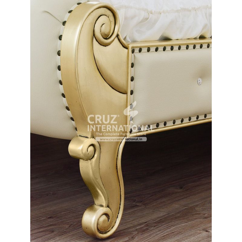 Maharaja Carving Brianna Bed CRUZ INTERNATIONAL