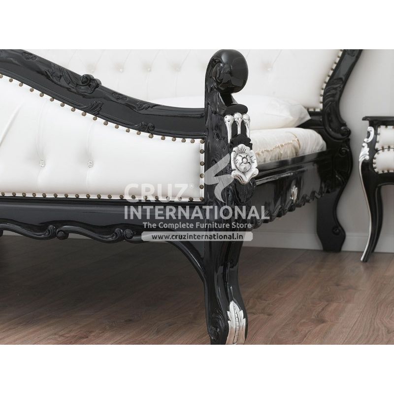 Maharaja Santiago Carving Bed CRUZ INTERNATIONAL