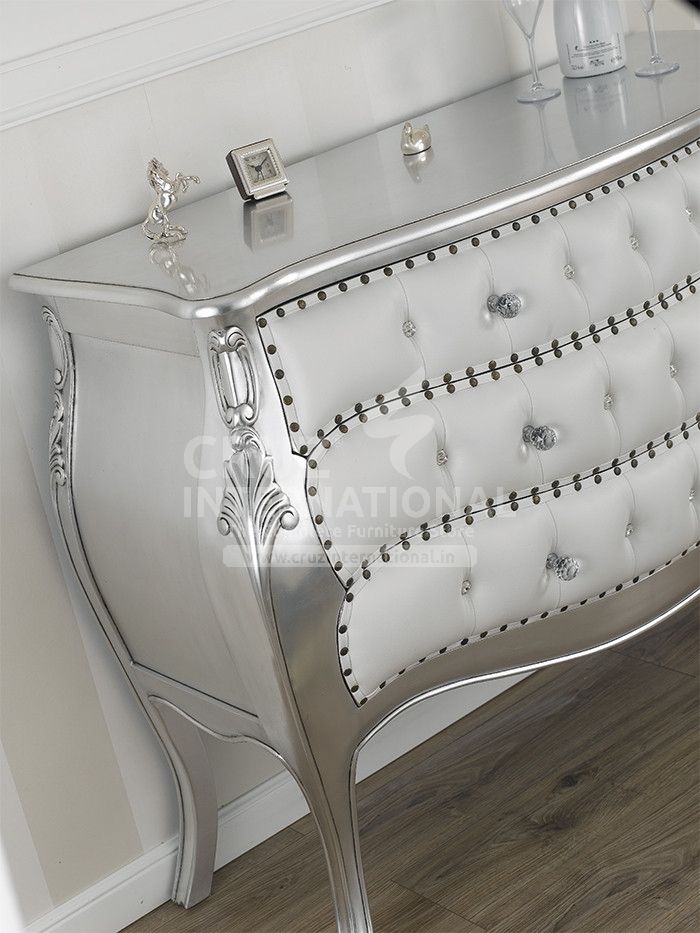 Classic Lawrence Side Table | Standard CRUZ INTERNATIONAL