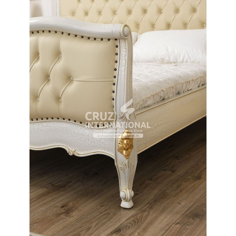 Maharaja Marco Carving Bed CRUZ INTERNATIONAL