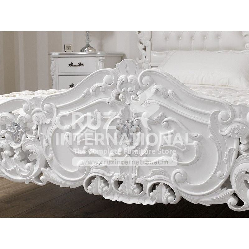 Maharaja Michele White Carving Bed CRUZ INTERNATIONAL