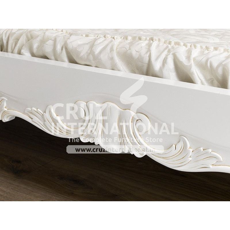 Maharaja Nicolo Carving Bed CRUZ INTERNATIONAL