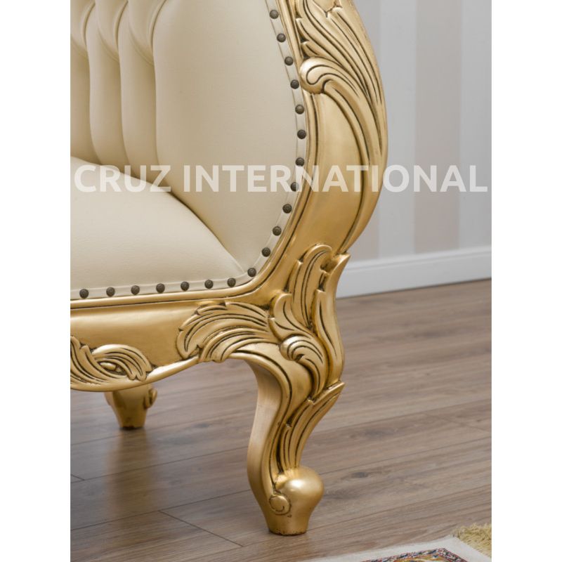 Classic Ezra Carving Settee | Standard CRUZ INTERNATIONAL