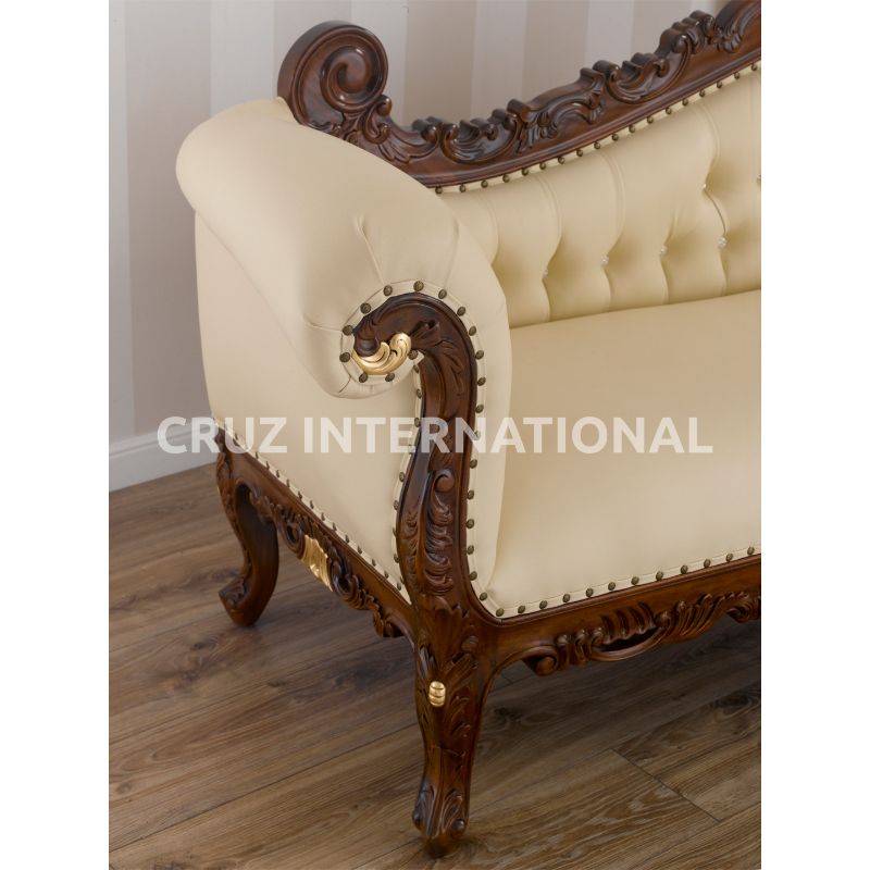 Classic Hector Carving Settee | Standard CRUZ INTERNATIONAL