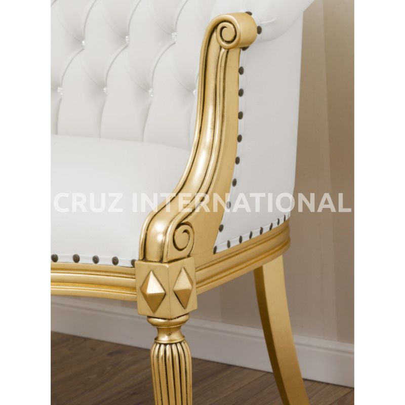 Classic James Carving Settee | Standard CRUZ INTERNATIONAL