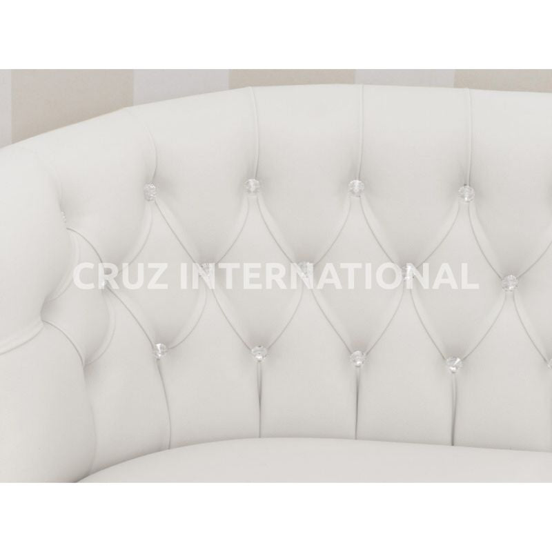 Classic James Carving Settee | Standard CRUZ INTERNATIONAL