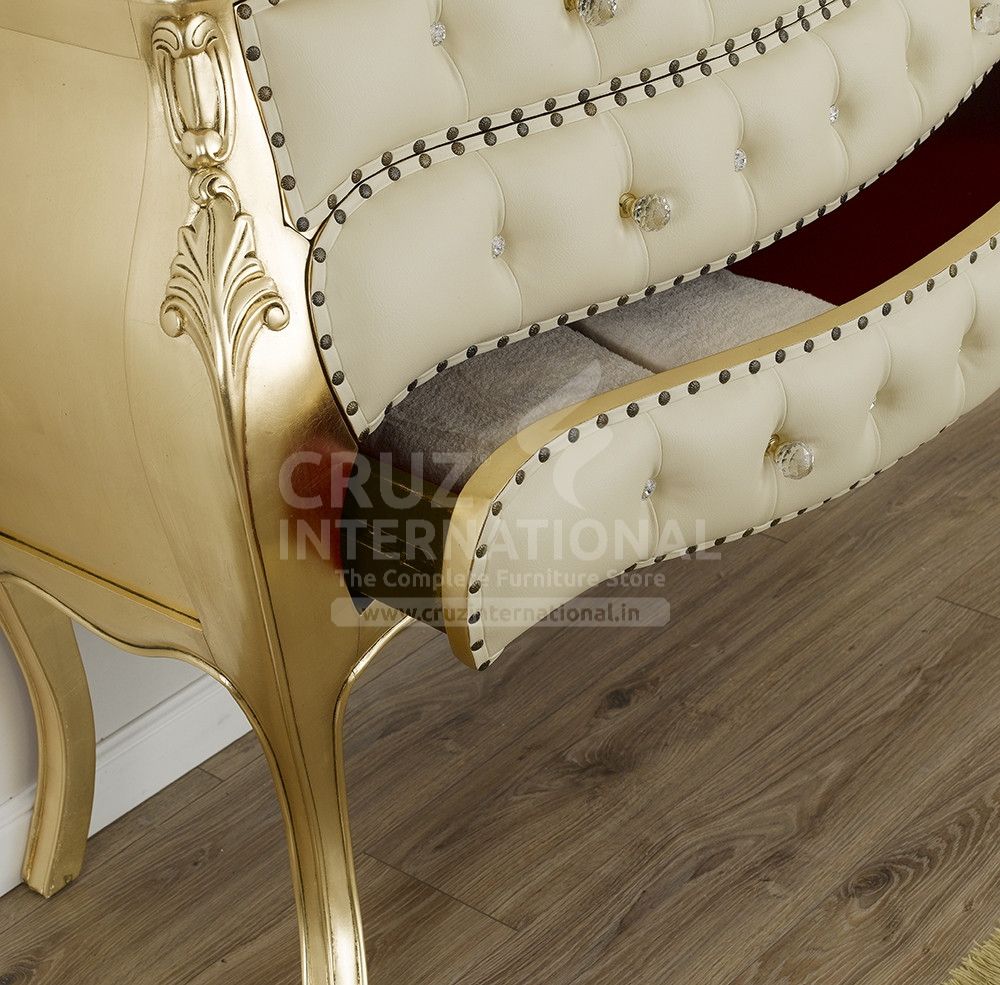 Classic Lawrence Side Table | Standard CRUZ INTERNATIONAL