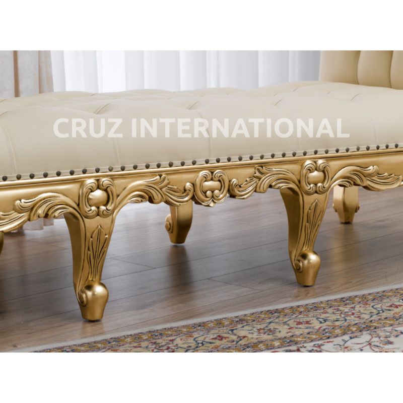 Classic Ezra Carving Settee | Standard CRUZ INTERNATIONAL
