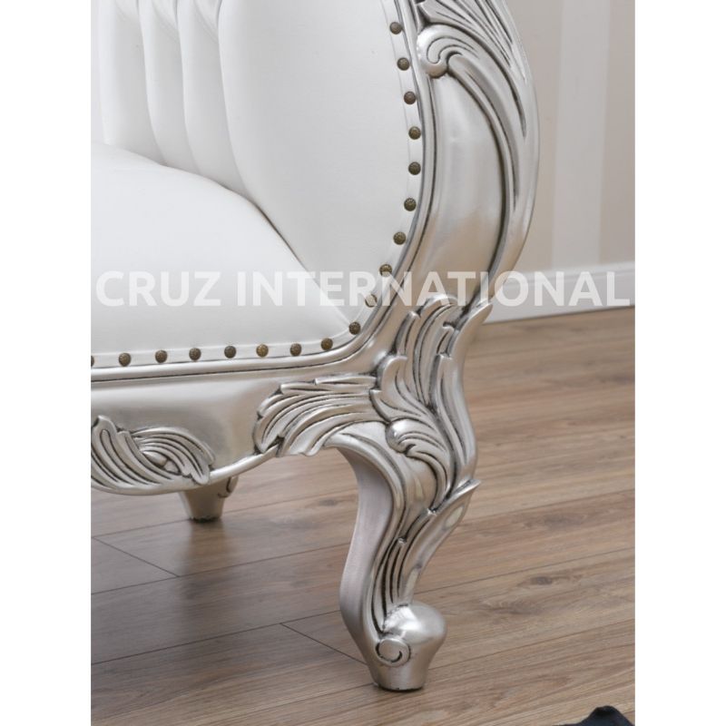 Classic Ezra Carving Settee | Standard CRUZ INTERNATIONAL