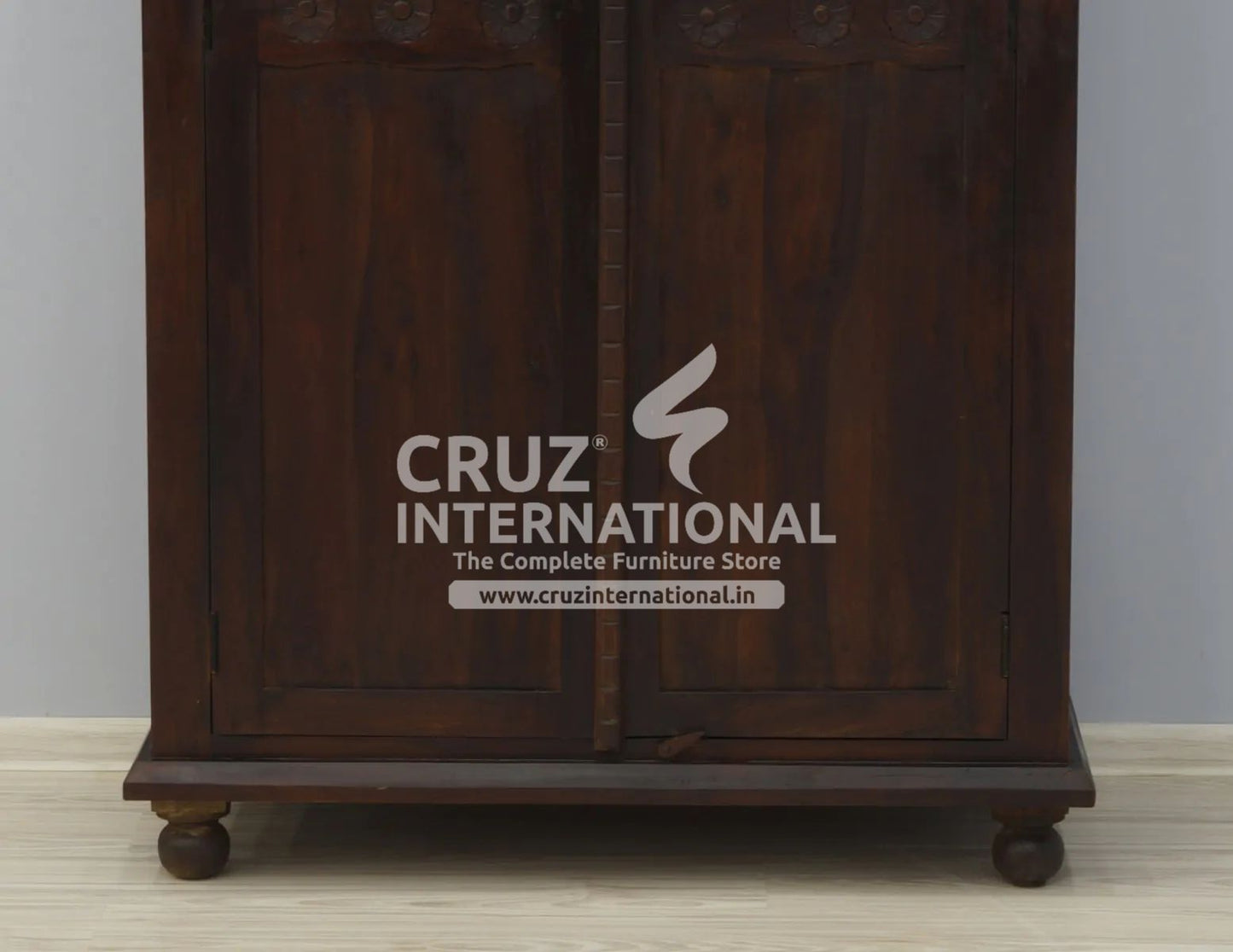 Classic Esperanza Almirah & Wardrobe | Standard | CRUZ INTERNATIONAL