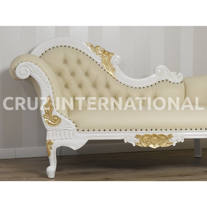 Classic Emilio Carving Settee | Standard CRUZ INTERNATIONAL