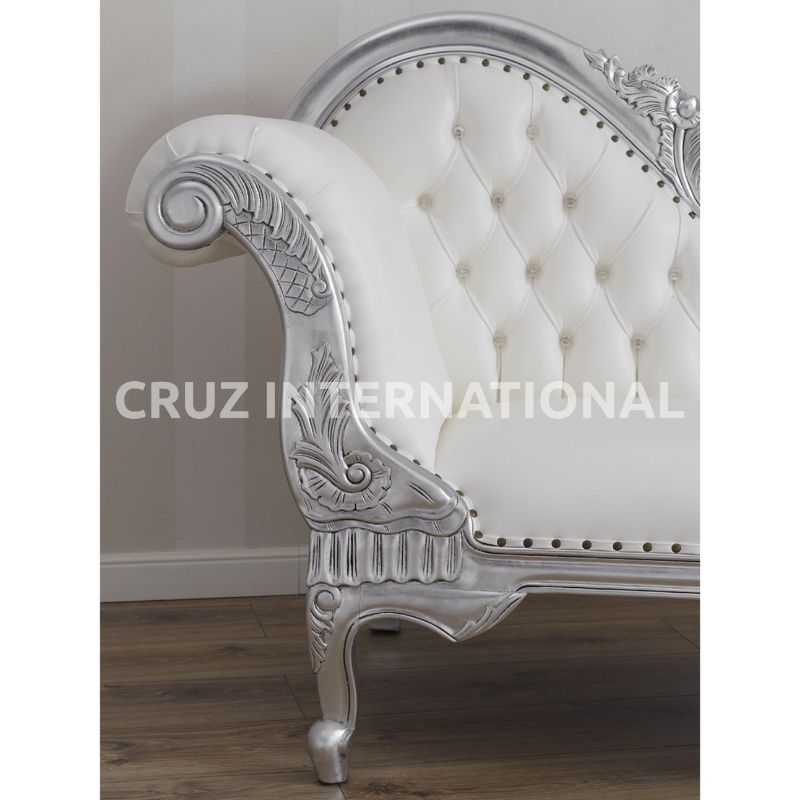 Classic Emilio Carving Settee | Standard CRUZ INTERNATIONAL
