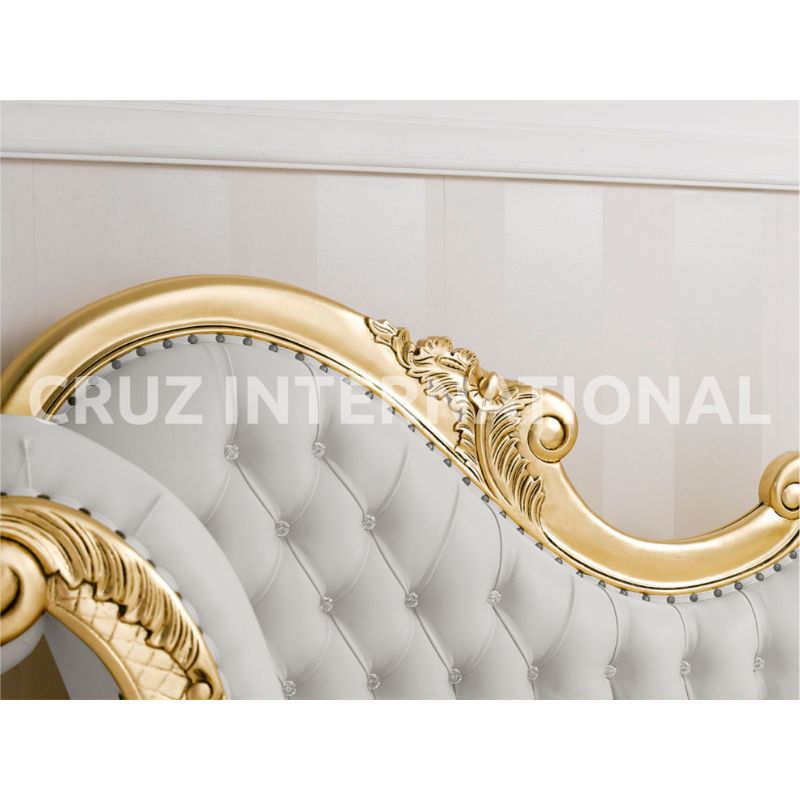 Classic Emilio Carving Settee | Standard CRUZ INTERNATIONAL