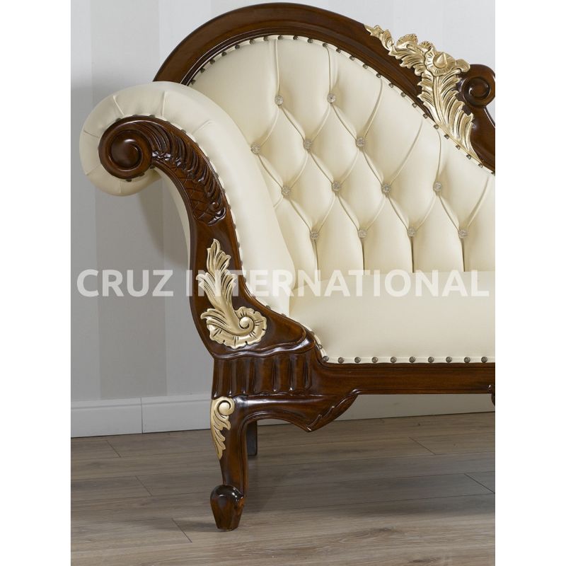 Classic Emilio Carving Settee | Standard CRUZ INTERNATIONAL