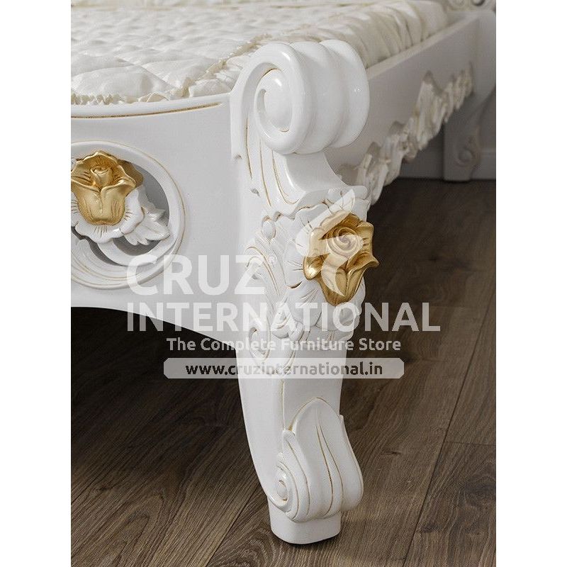 Maharaja Nicolo Carving Bed CRUZ INTERNATIONAL