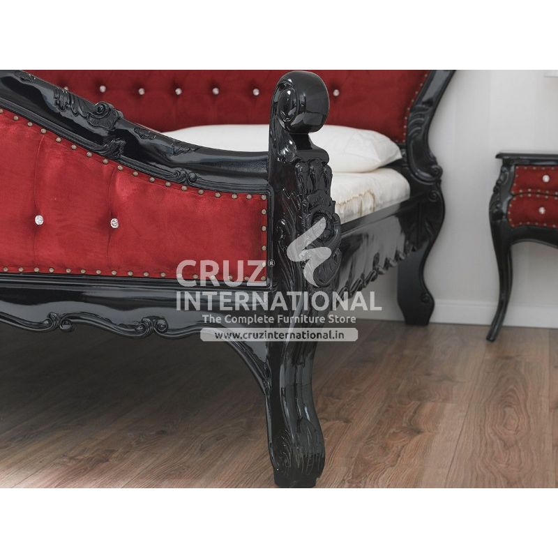 Maharaja Carving Sebastián Bed CRUZ INTERNATIONAL