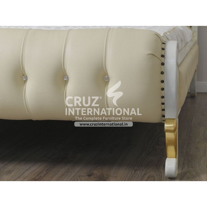 Maharaja Arianna Carving Bed CRUZ INTERNATIONAL