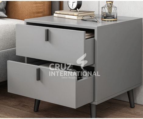 Classic Colby Side Table | Standard CRUZ INTERNATIONAL