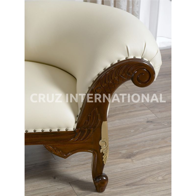 Classic Emilio Carving Settee | Standard CRUZ INTERNATIONAL