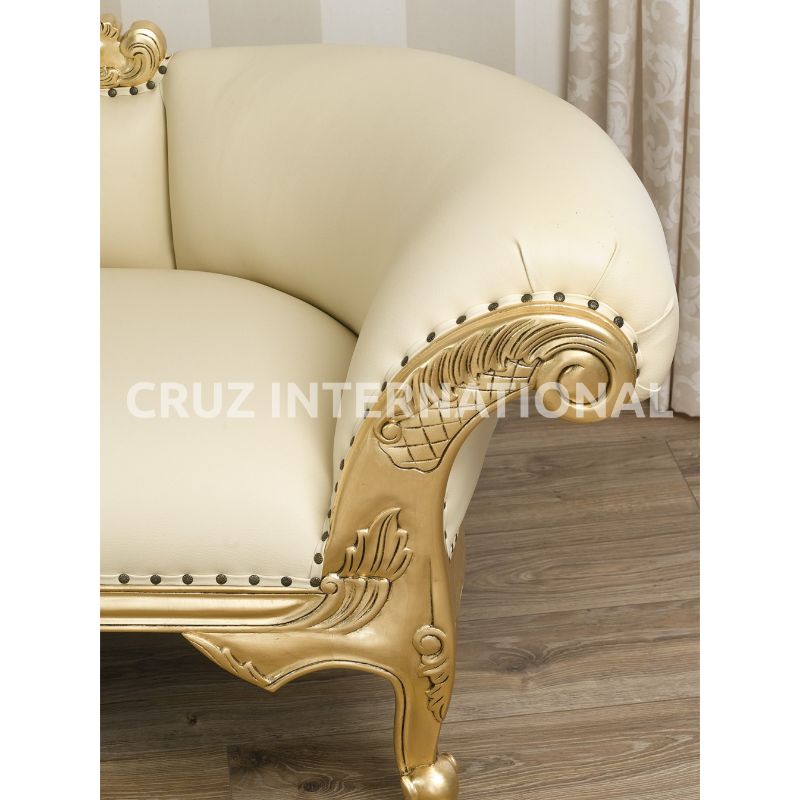 Classic Emilio Carving Settee | Standard CRUZ INTERNATIONAL