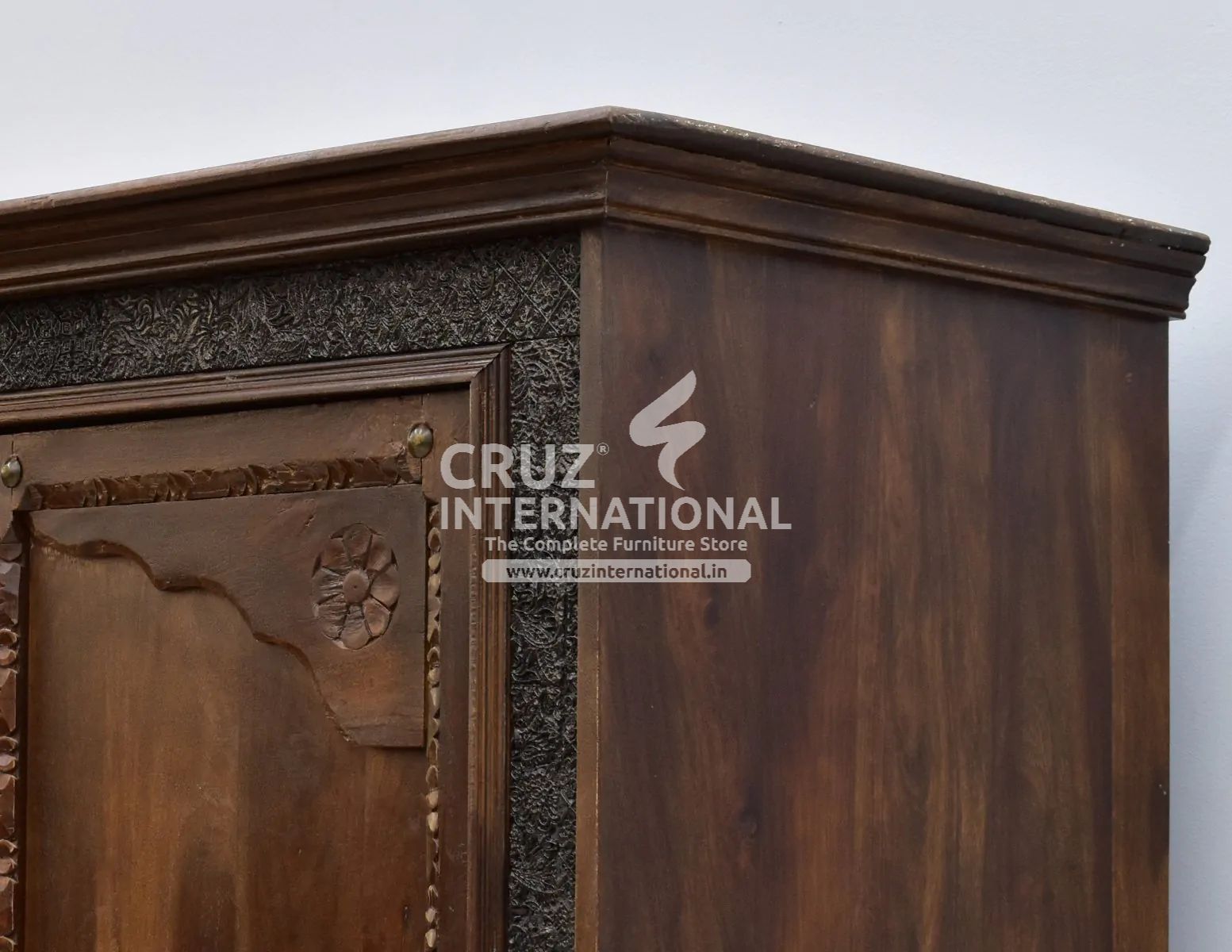 Classic Elisa Almirah & Wardrobe | Standard | Brown CRUZ INTERNATIONAL