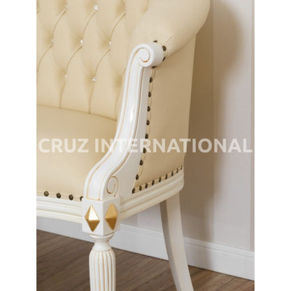 Classic James Carving Settee | Standard CRUZ INTERNATIONAL