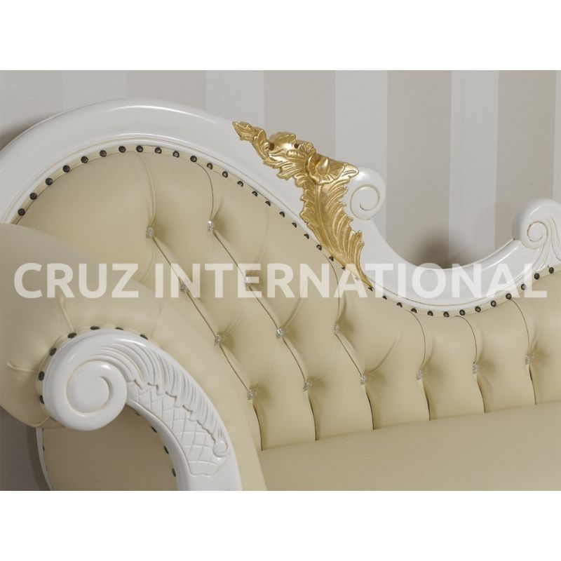 Classic Emilio Carving Settee | Standard CRUZ INTERNATIONAL