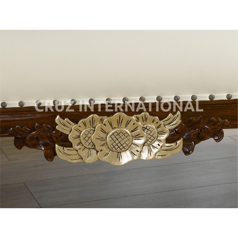 Classic Emilio Carving Settee | Standard CRUZ INTERNATIONAL