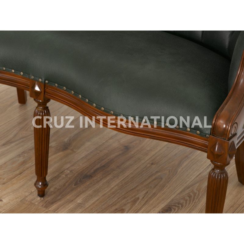 Classic James Carving Settee | Standard CRUZ INTERNATIONAL