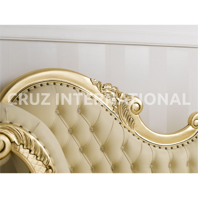 Classic Emilio Carving Settee | Standard CRUZ INTERNATIONAL