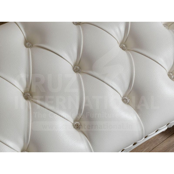Classic Hugo Carving Settee | Standard CRUZ INTERNATIONAL