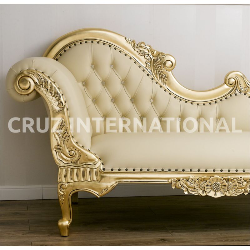 Classic Emilio Carving Settee | Standard CRUZ INTERNATIONAL