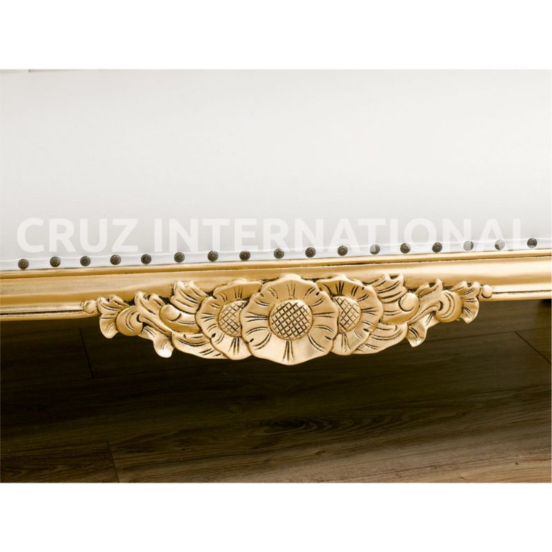 Classic Emilio Carving Settee | Standard CRUZ INTERNATIONAL