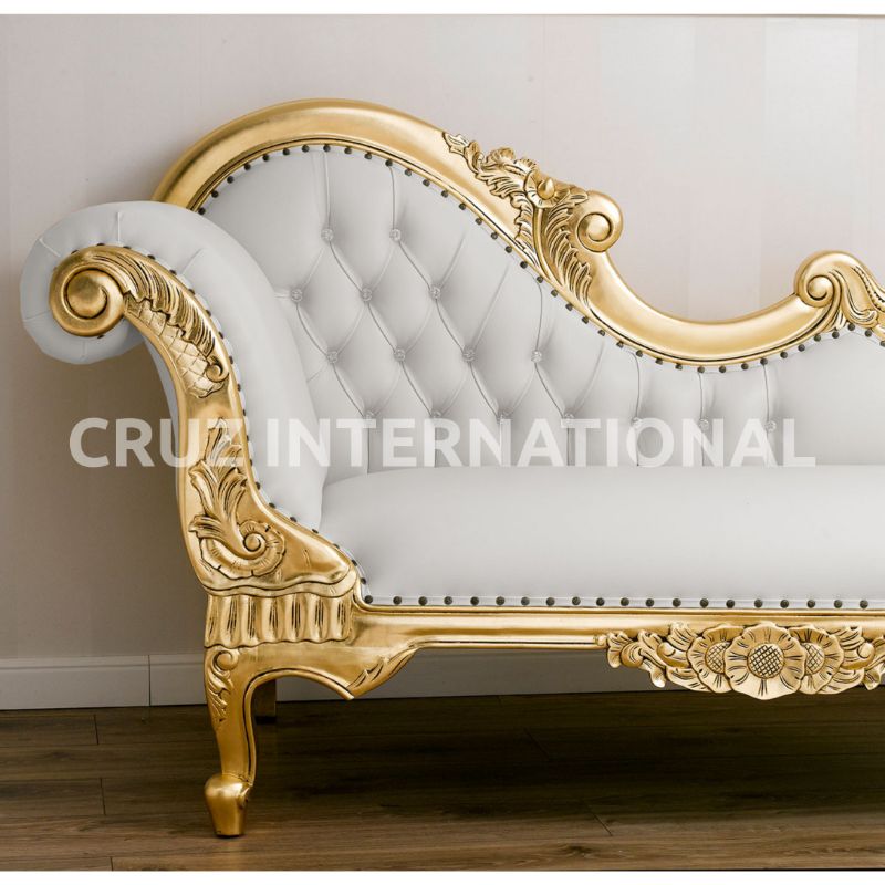 Classic Emilio Carving Settee | Standard CRUZ INTERNATIONAL