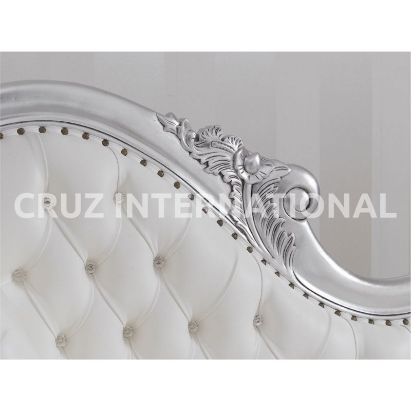 Classic Emilio Carving Settee | Standard CRUZ INTERNATIONAL
