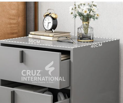 Classic Colby Side Table | Standard CRUZ INTERNATIONAL