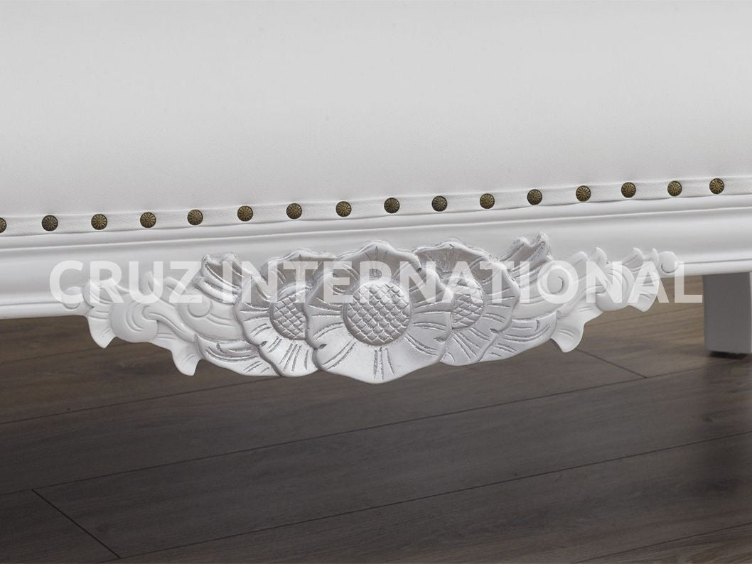 Classic Emilio Carving Settee | Standard CRUZ INTERNATIONAL