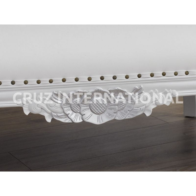 Classic Emilio Carving Settee | Standard CRUZ INTERNATIONAL