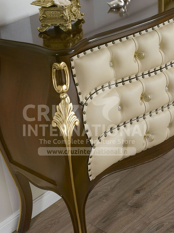 Classic Lawrence Side Table | Standard CRUZ INTERNATIONAL