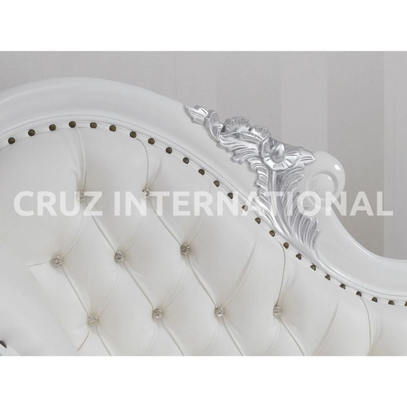 Classic Emilio Carving Settee | Standard CRUZ INTERNATIONAL