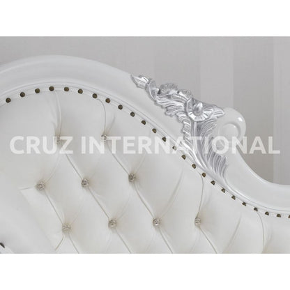 Classic Emilio Carving Settee | Standard CRUZ INTERNATIONAL