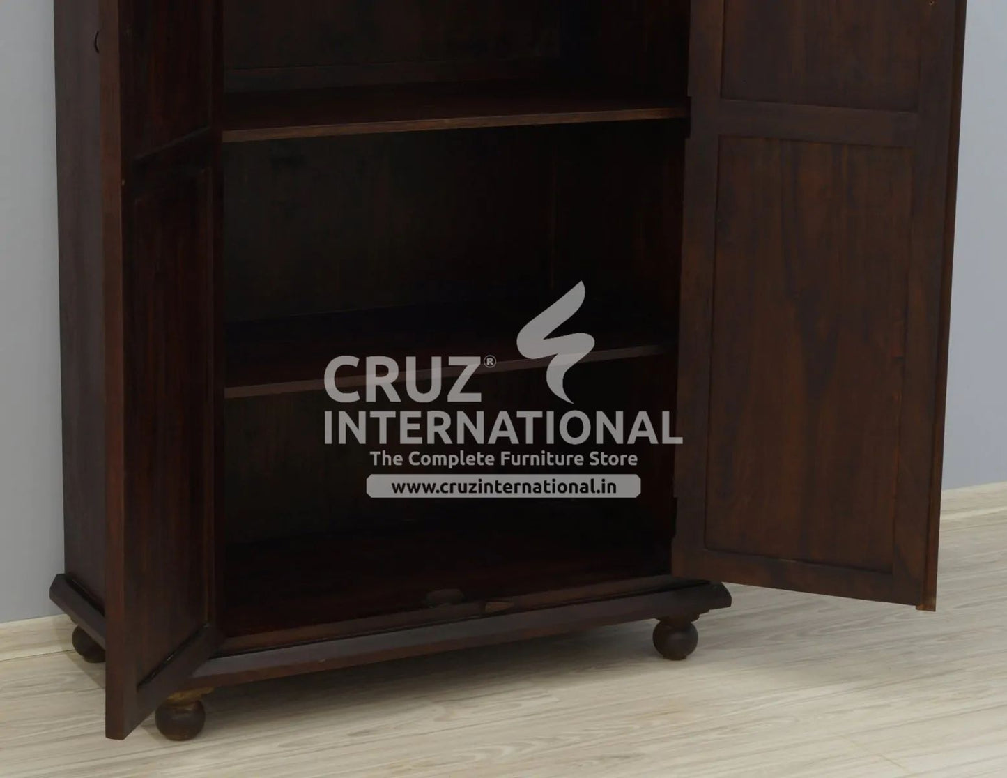 Classic Esperanza Almirah & Wardrobe | Standard | CRUZ INTERNATIONAL