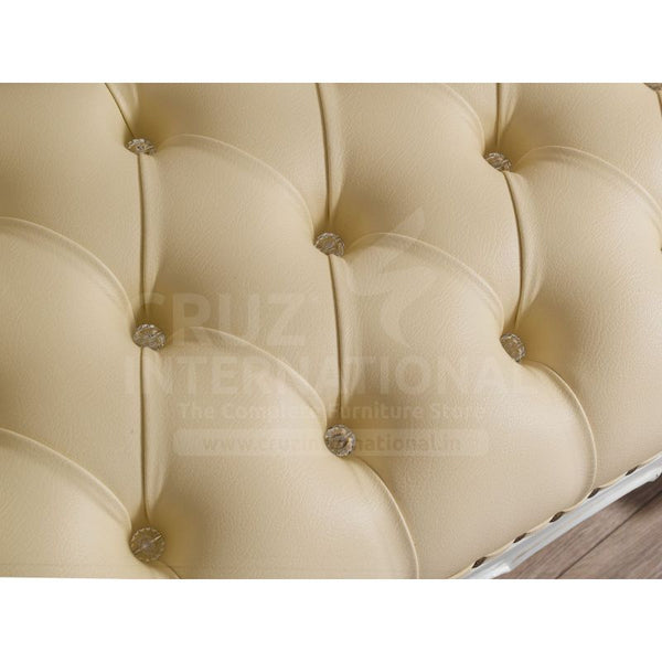 Classic Hugo Carving Settee | Standard CRUZ INTERNATIONAL